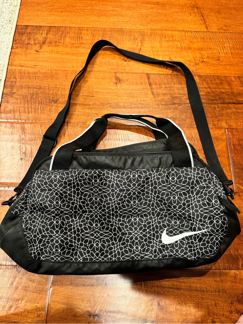 Nike Black and White Geometric Sport Duffel - Picture 10 of 10